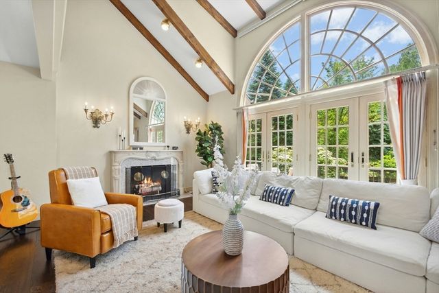 11 Scotch Pine Cir, Wellesley, MA 02481