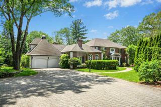 11 Scotch Pine Cir, Wellesley, MA 02481