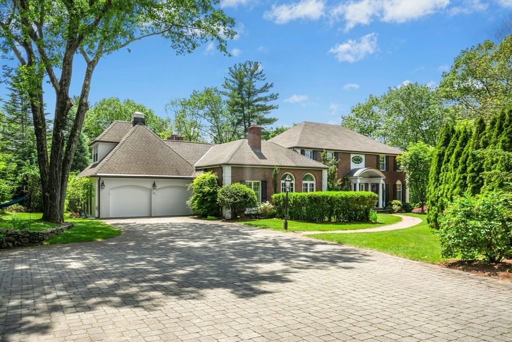 11 Scotch Pine Cir, Wellesley, MA 02481