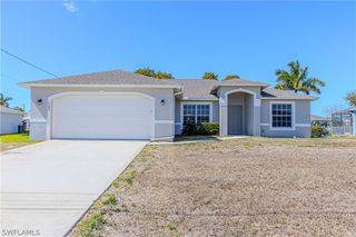 1704 NW 11th CT, Cape Coral, FL 33993