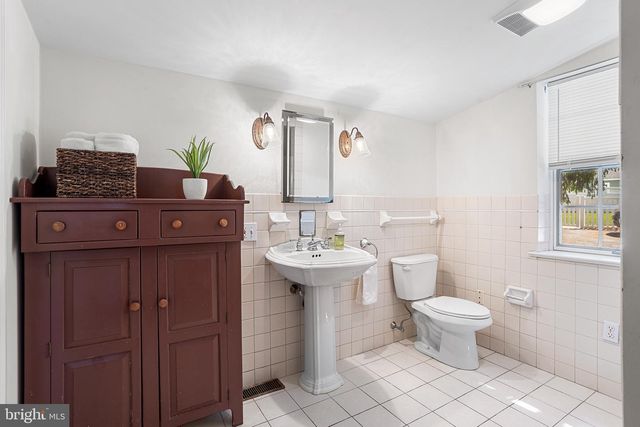 217 E THOMSON AVE, Springfield, PA 19064