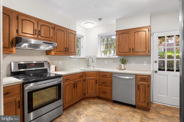 217 E THOMSON AVE, Springfield, PA 19064