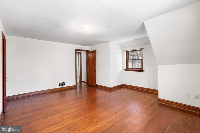 217 E THOMSON AVE, Springfield, PA 19064