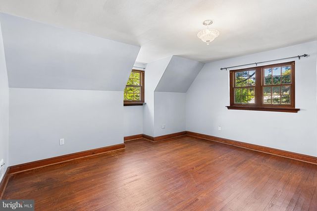217 E THOMSON AVE, Springfield, PA 19064