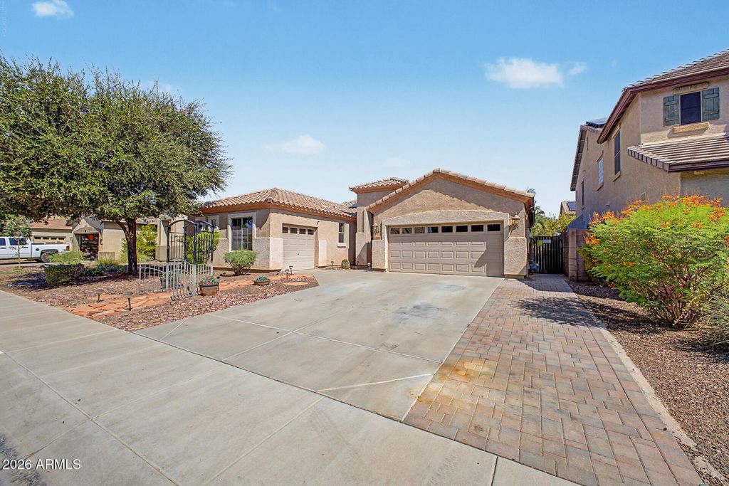 17604 W MARCONI Avenue, Surprise, AZ 85388 — photo 2