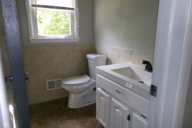 2945 S Kenmore Road, Indianapolis, IN 46203