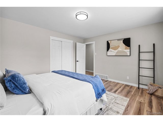 3541 N Monaco Pkwy, Denver, CO 80207
