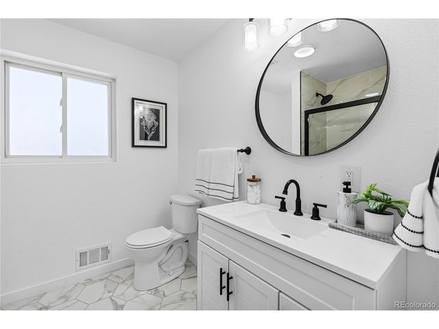 3541 N Monaco Pkwy, Denver, CO 80207