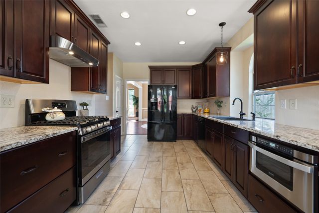 275 Meadowside Drive, Keller, TX 76248