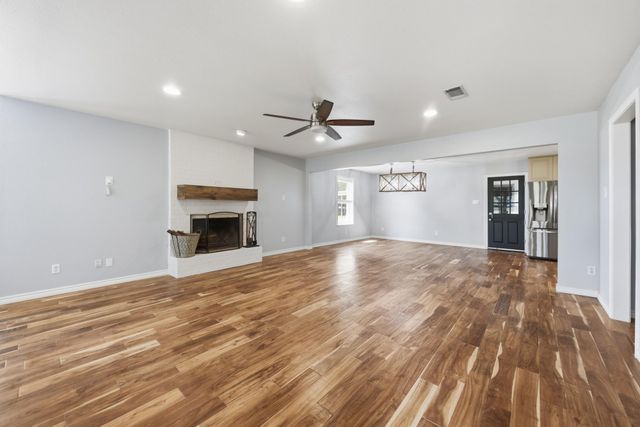 4988 Thane Road Road, Navasota, TX 77868
