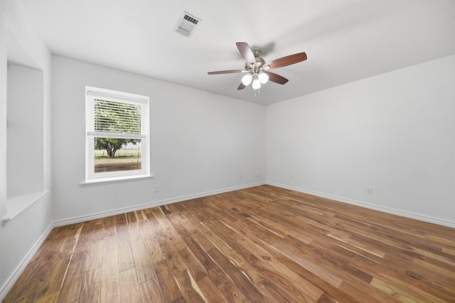 4988 Thane Road Road, Navasota, TX 77868