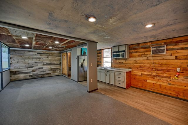 4988 Thane Road Road, Navasota, TX 77868