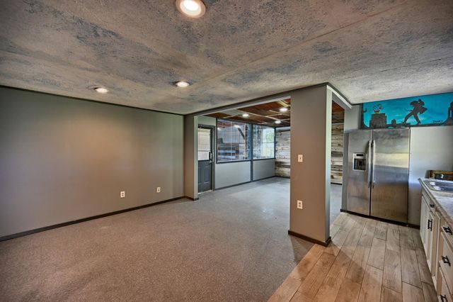 4988 Thane Road Road, Navasota, TX 77868