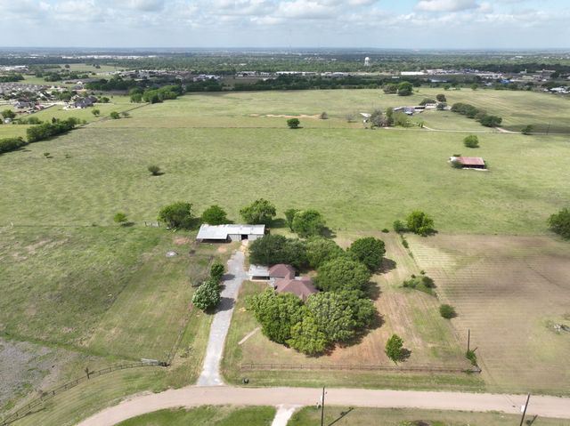 4988 Thane Road Road, Navasota, TX 77868