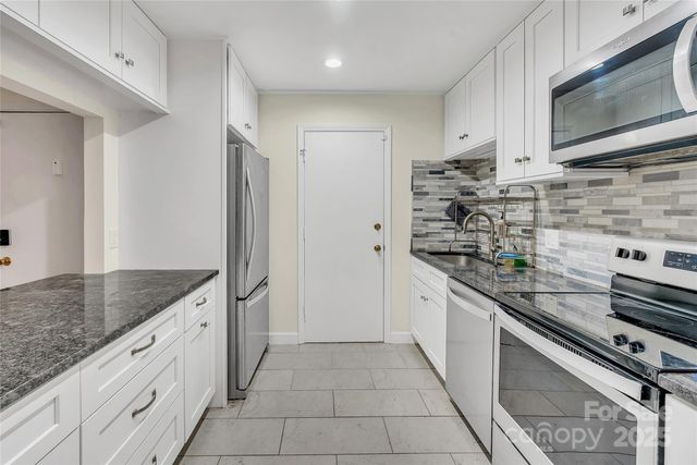 4754 Hedgemore Drive, Charlotte, NC 28209