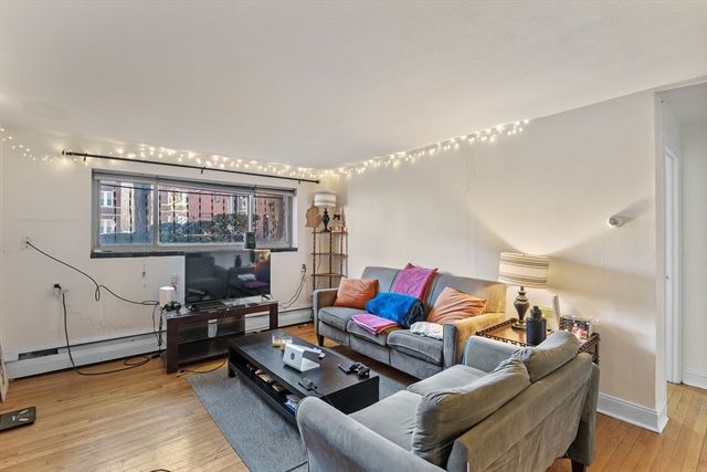 245 Kelton St 11, Boston, MA 02134