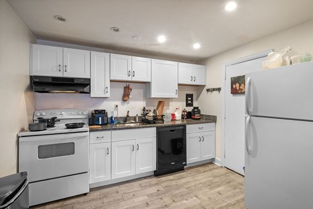 245 Kelton St 11, Boston, MA 02134