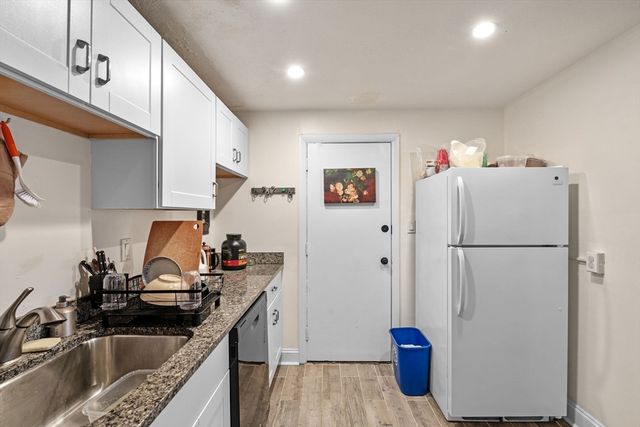 245 Kelton St 11, Boston, MA 02134