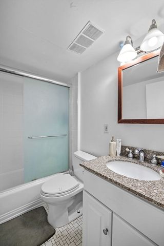 245 Kelton St 11, Boston, MA 02134