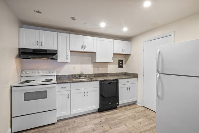 245 Kelton St 11, Boston, MA 02134