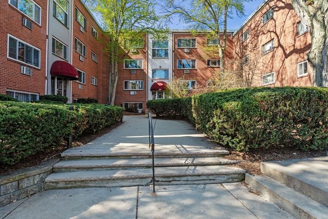 245 Kelton St 11, Boston, MA 02134