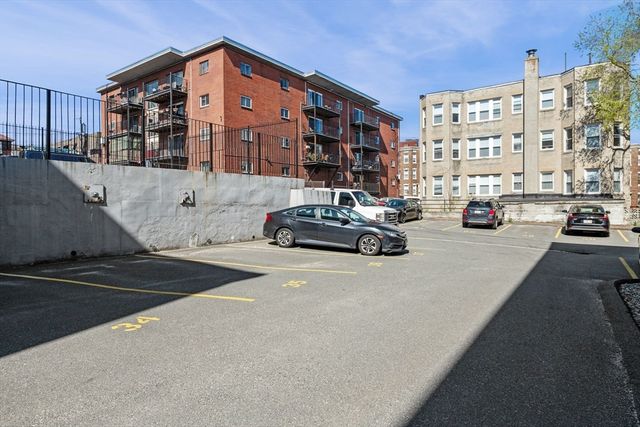 245 Kelton St 11, Boston, MA 02134