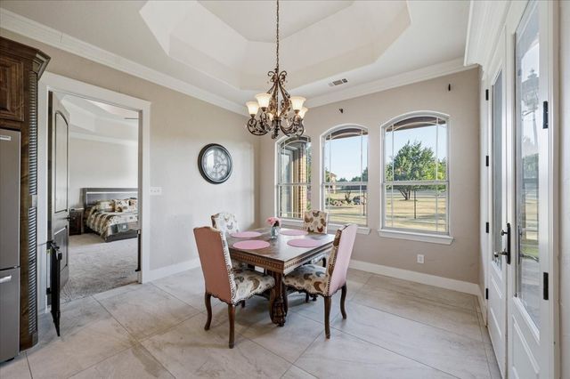 924 Indian Trail, Oak Leaf, TX 75154