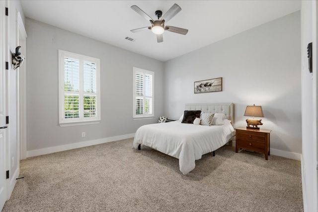 924 Indian Trail, Oak Leaf, TX 75154