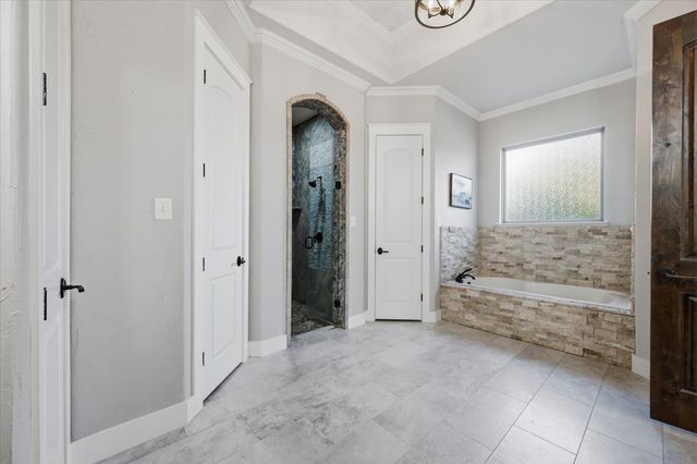 924 Indian Trail, Oak Leaf, TX 75154