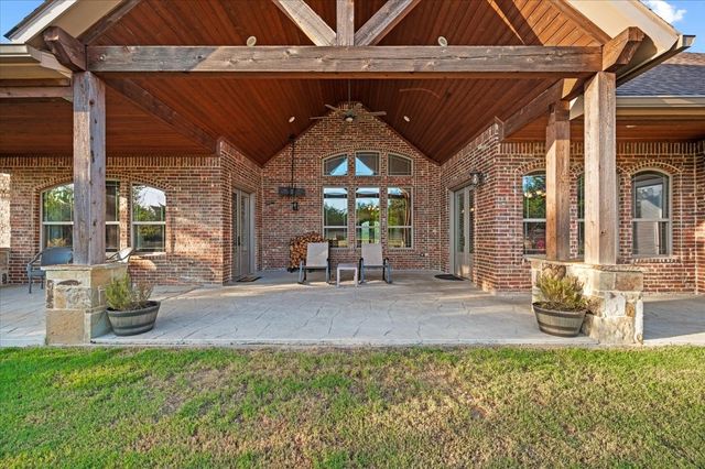 924 Indian Trail, Oak Leaf, TX 75154