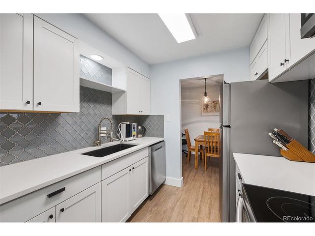 7995 E Mississippi Ave J10, Denver, CO 80247