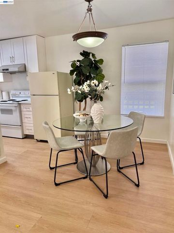 715 Heath Ct 390, Hayward, CA 94544