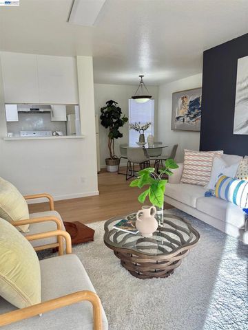 715 Heath Ct 390, Hayward, CA 94544