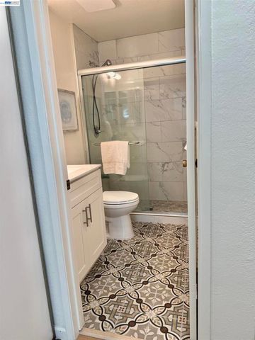 715 Heath Ct 390, Hayward, CA 94544