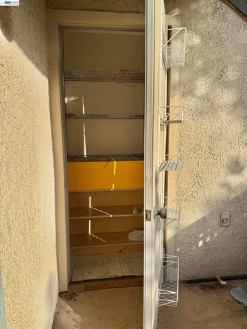 715 Heath Ct 390, Hayward, CA 94544