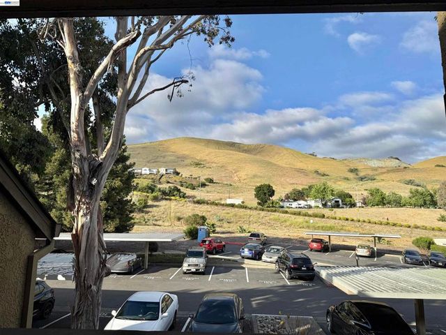 715 Heath Ct 390, Hayward, CA 94544