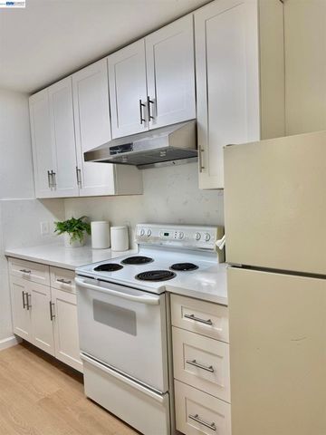 715 Heath Ct 390, Hayward, CA 94544