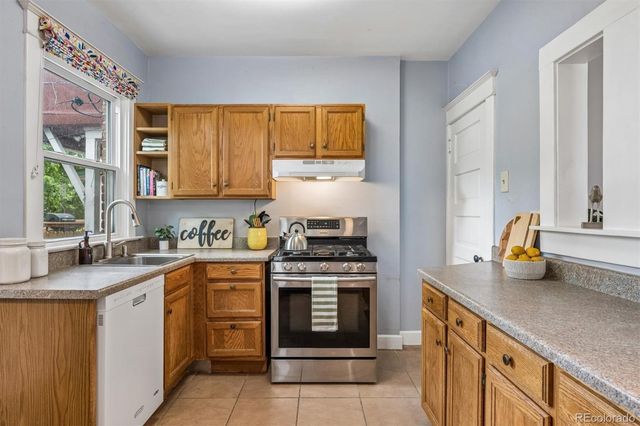 1060 Saint Paul Street, Denver, CO 80206