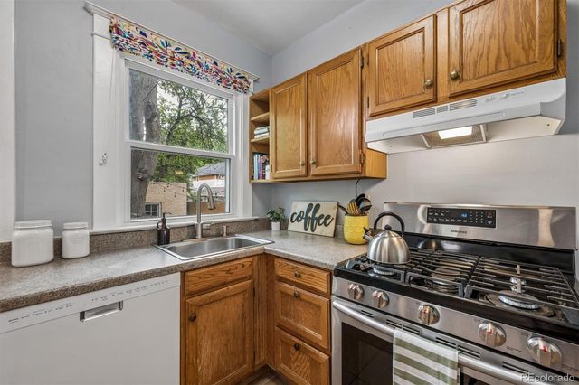 1060 Saint Paul Street, Denver, CO 80206