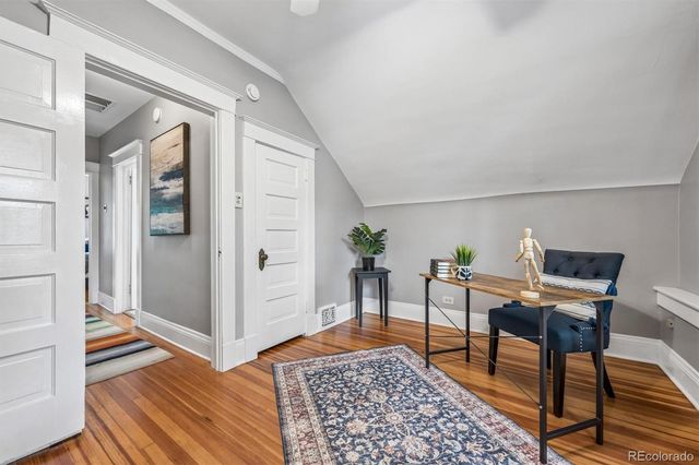 1060 Saint Paul Street, Denver, CO 80206
