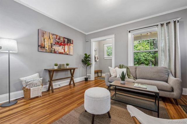 1060 Saint Paul Street, Denver, CO 80206