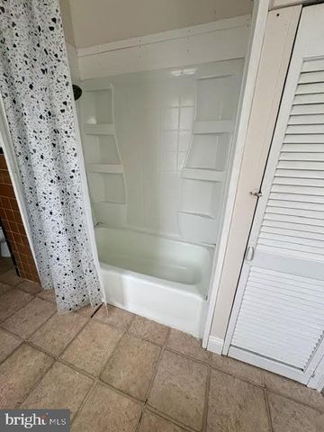 103 EAYRESTOWN RD, Southampton, NJ 08088