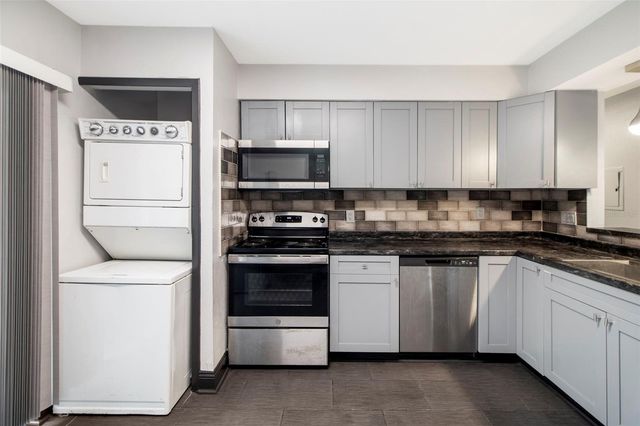 7917 LAKESHORE DRIVE, Tampa, FL 33604