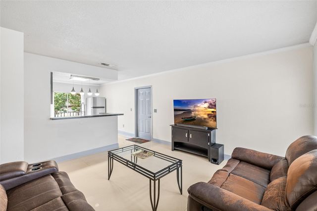 7917 LAKESHORE DRIVE, Tampa, FL 33604