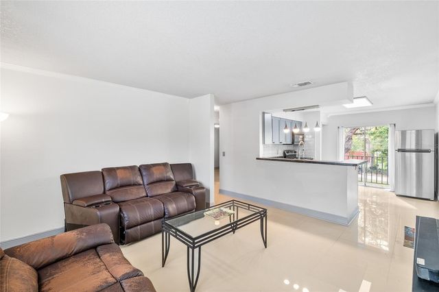 7917 LAKESHORE DRIVE, Tampa, FL 33604