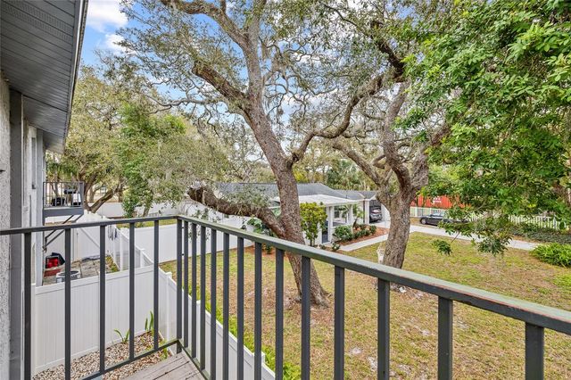 7917 LAKESHORE DRIVE, Tampa, FL 33604