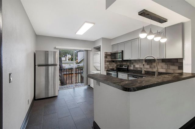 7917 LAKESHORE DRIVE, Tampa, FL 33604