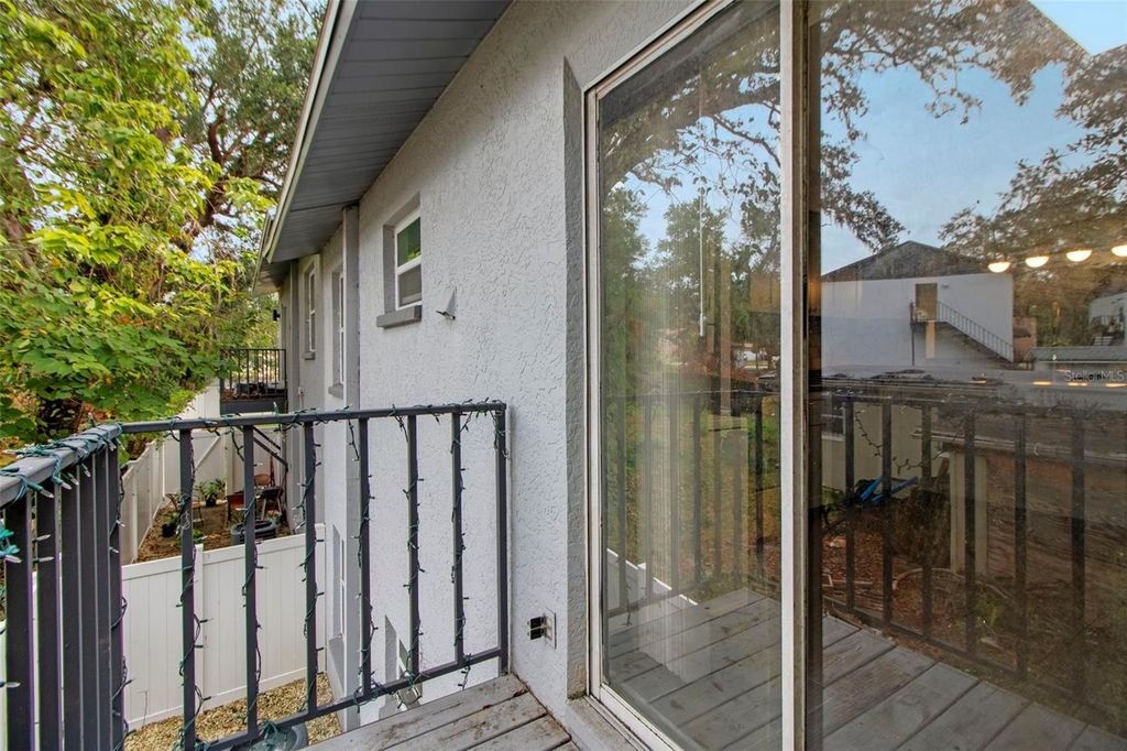 Image 18 of property listing at 7917 LAKESHORE DRIVE, Tampa, FL 33604