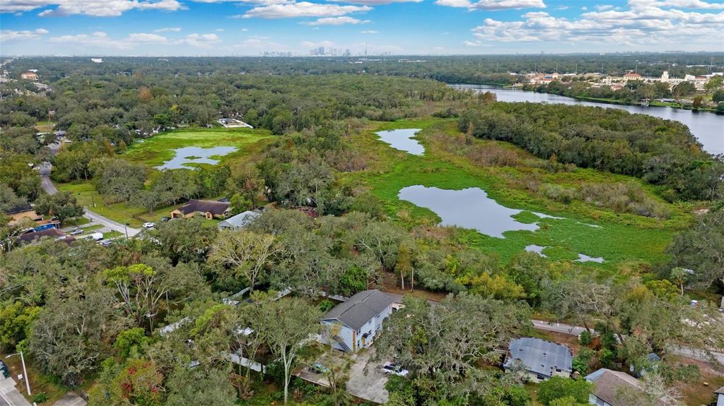 Image 22 of property listing at 7917 LAKESHORE DRIVE, Tampa, FL 33604