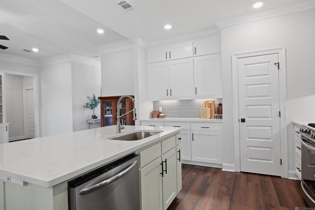 44022 Bayou Blvd, St Amant, LA 70774